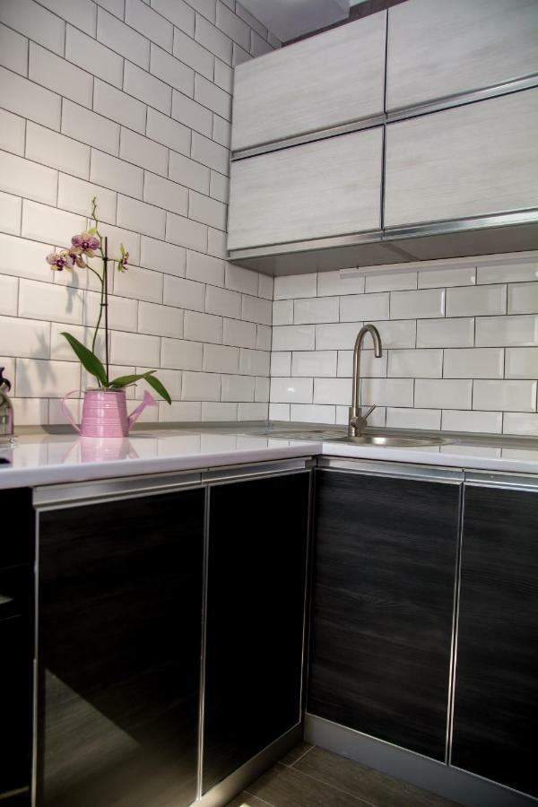 Rosy Apartment